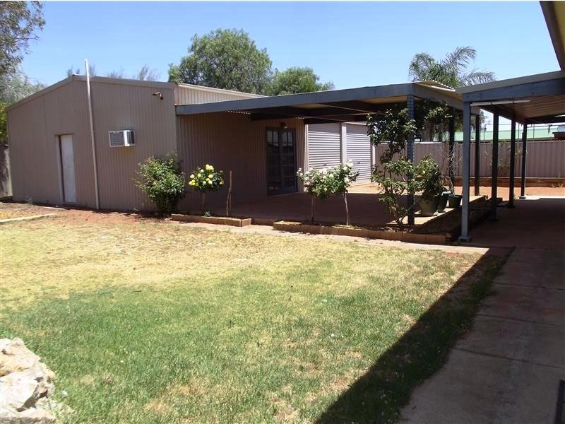 98 Stuart Road, Roxby Downs SA 5725