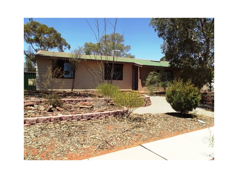 27 Arcoona Street, Roxby Downs SA 5725