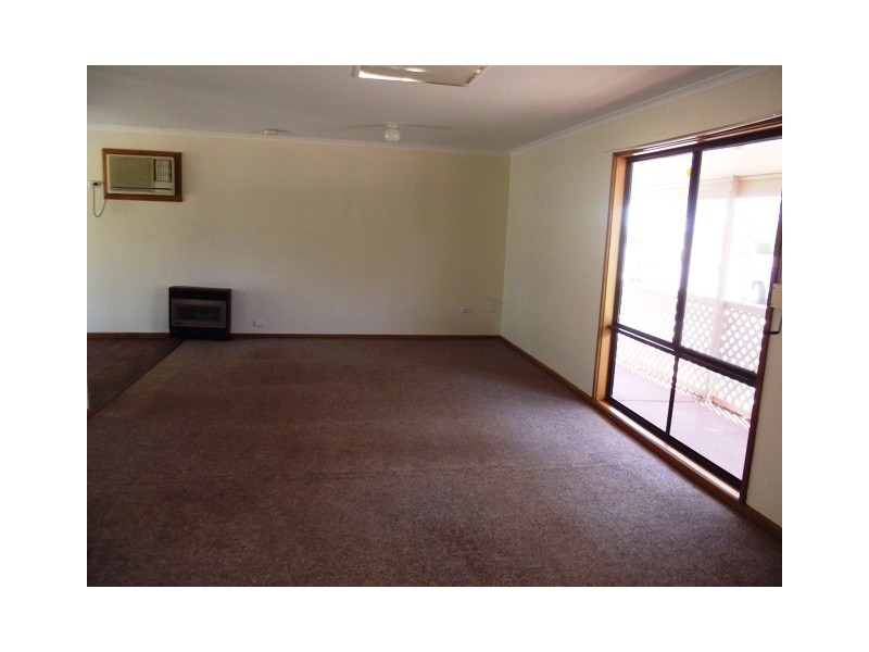 27 Arcoona Street, Roxby Downs SA 5725