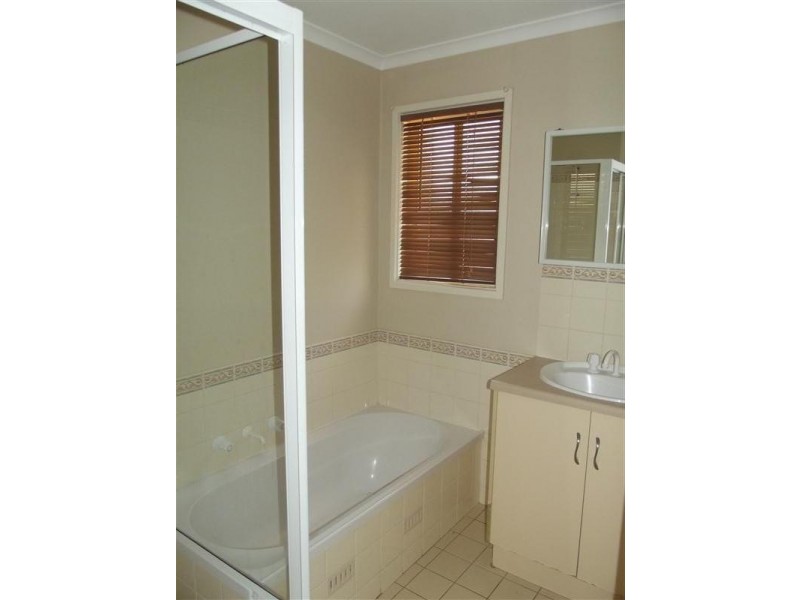 98 Stuart Road, Roxby Downs SA 5725