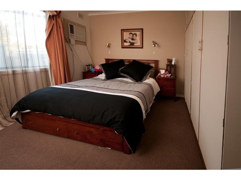 11 Myall Street, Renmark SA 5341