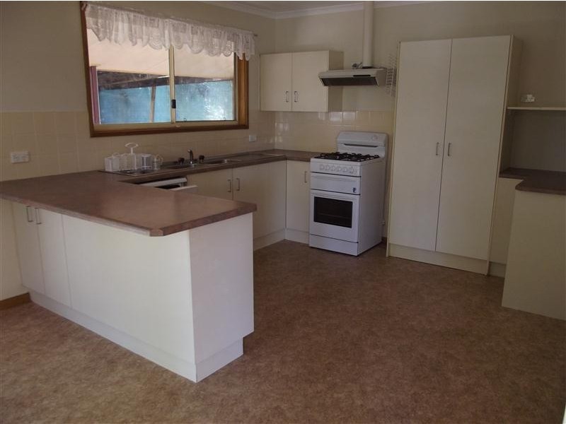 4  WIRRDA STREET, Roxby Downs SA 5725