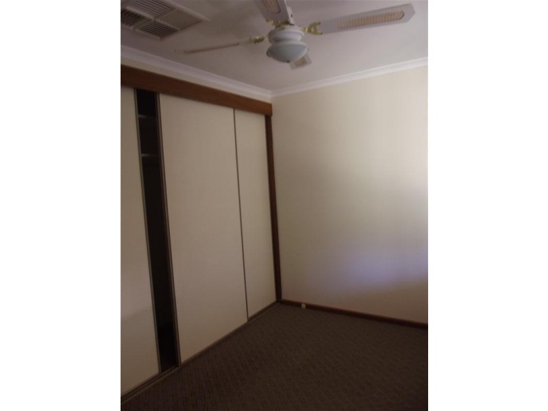 4  WIRRDA STREET, Roxby Downs SA 5725