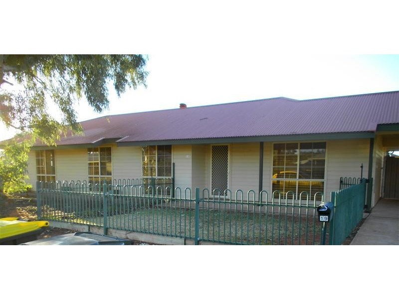 19 Santalum Way, Roxby Downs SA 5725