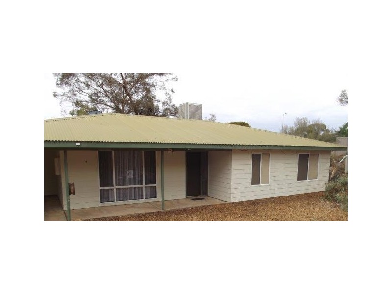 4 PHIBBS COURT, Roxby Downs SA 5725