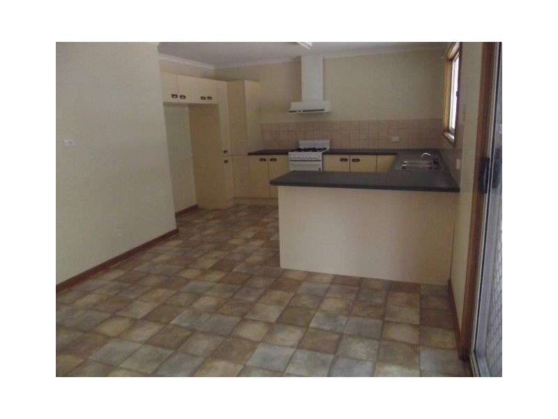 4 PHIBBS COURT, Roxby Downs SA 5725