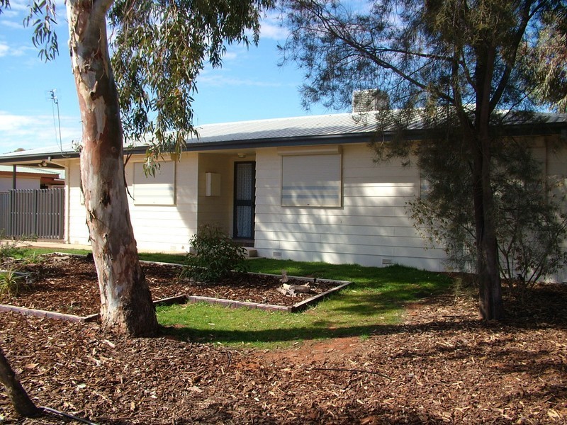 54  Hermit Street, Roxby Downs SA 5725