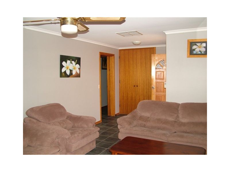 54  Hermit Street, Roxby Downs SA 5725