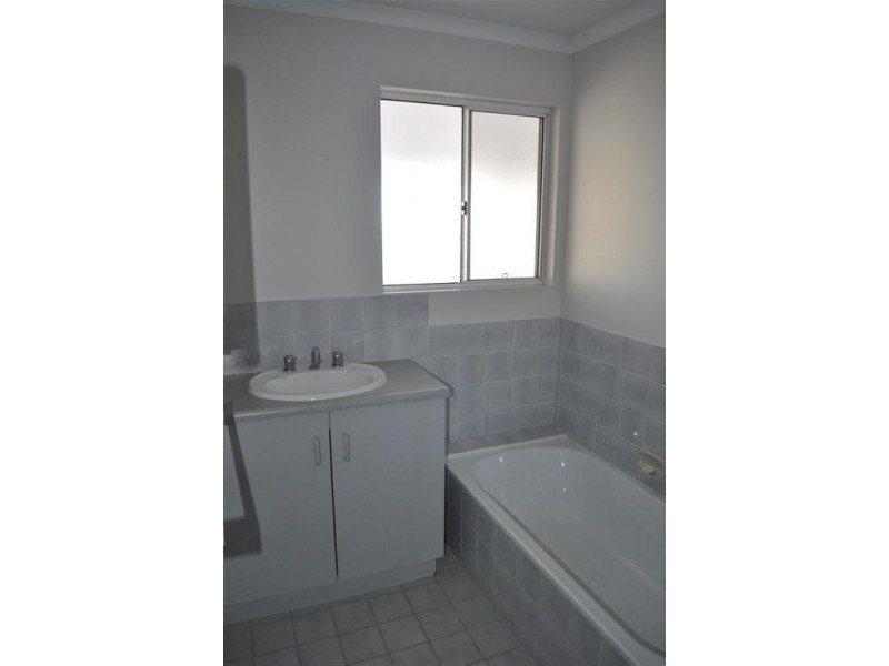 4 Irrapatana, Roxby Downs SA 5725