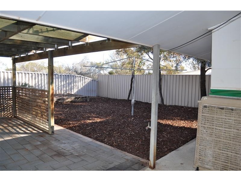 4 Irrapatana, Roxby Downs SA 5725