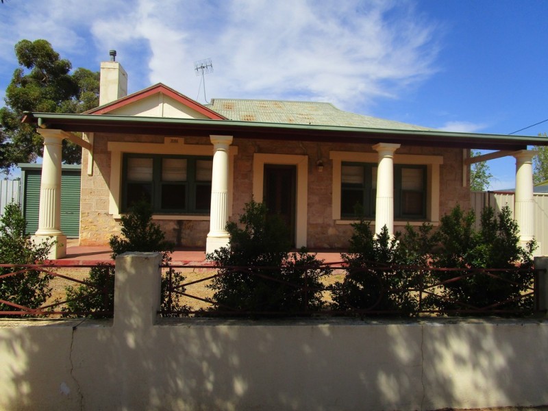 16 Waltham Street, Berri SA 5343