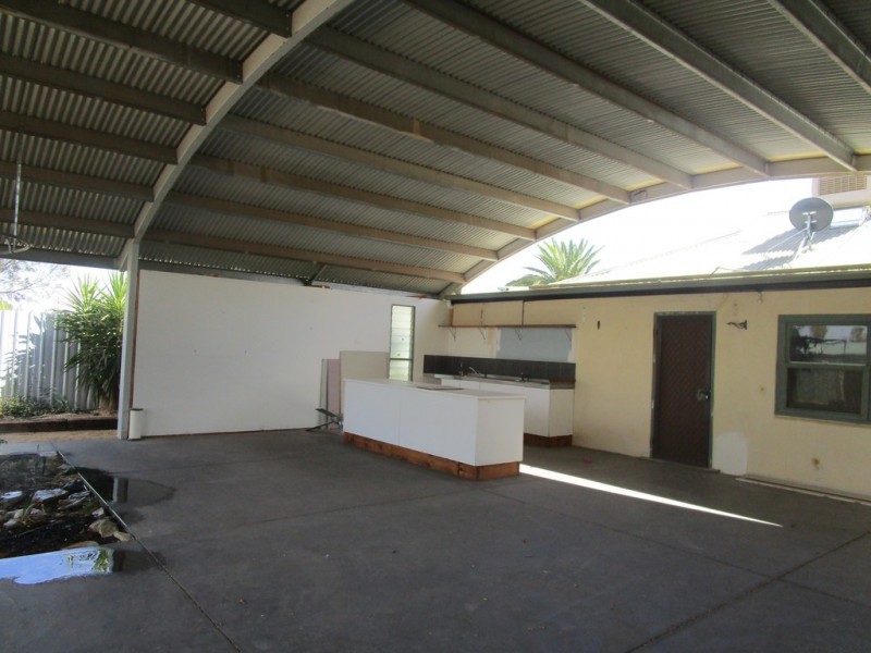 16 Waltham Street, Berri SA 5343