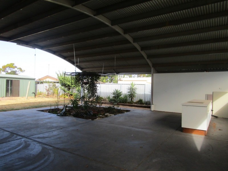 16 Waltham Street, Berri SA 5343