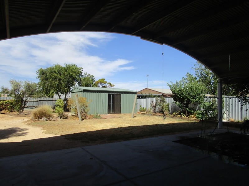 16 Waltham Street, Berri SA 5343