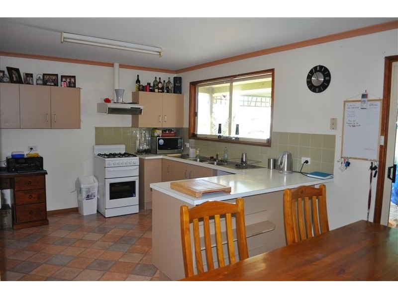 42 HERMIT STREET, Roxby Downs SA 5725
