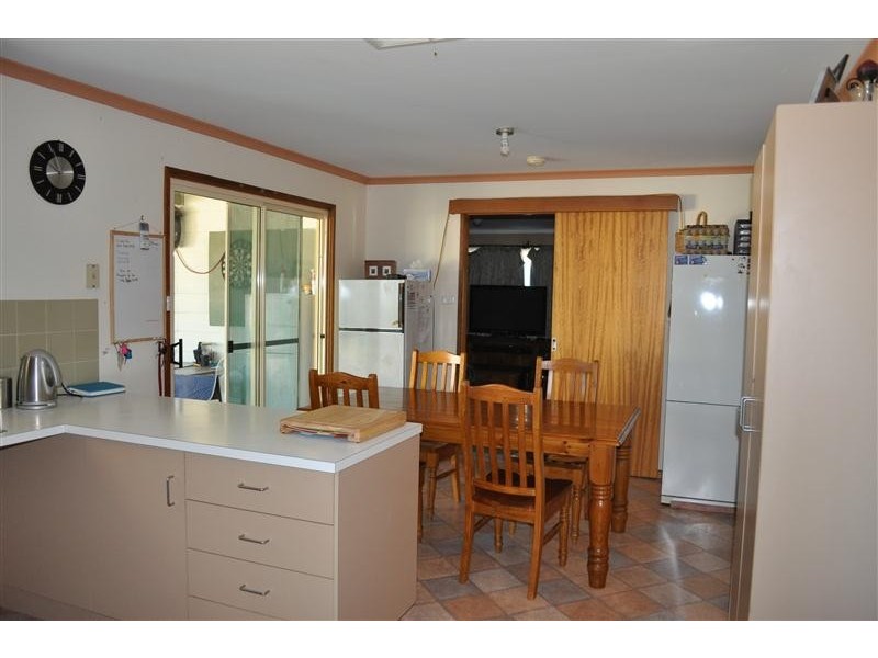 42 HERMIT STREET, Roxby Downs SA 5725