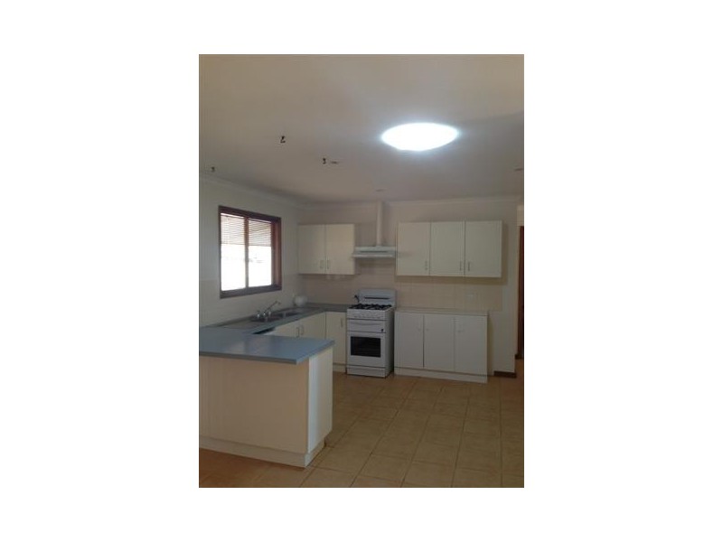 19 Curdimurka St, Roxby Downs SA 5725