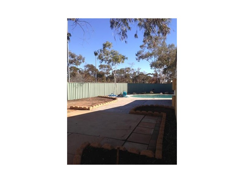 19 Curdimurka St, Roxby Downs SA 5725