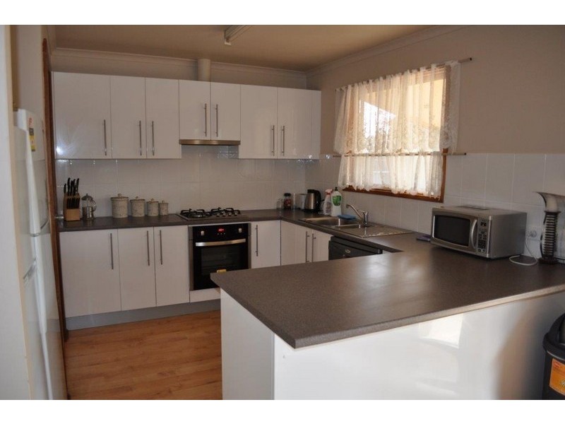 11 BLANCHE COURT, Roxby Downs SA 5725