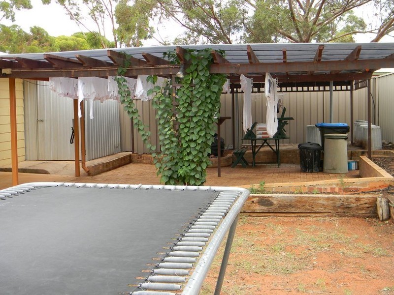 41 PIONEER DRIVE, Roxby Downs SA 5725