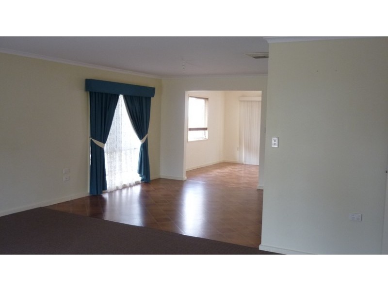 24  PINE CRESCENT, Roxby Downs SA 5725