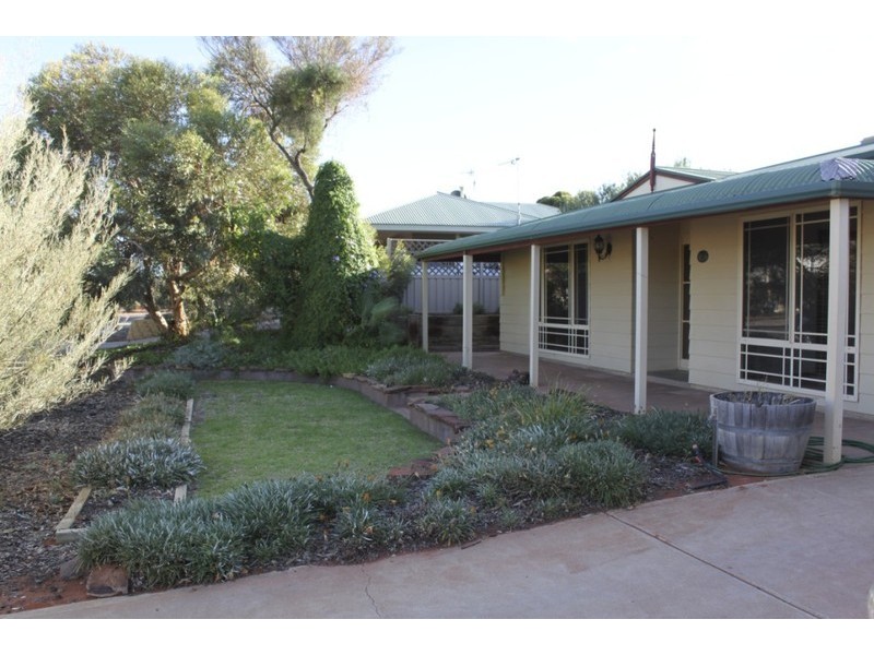 29 QUANDONG STREET, Roxby Downs SA 5725