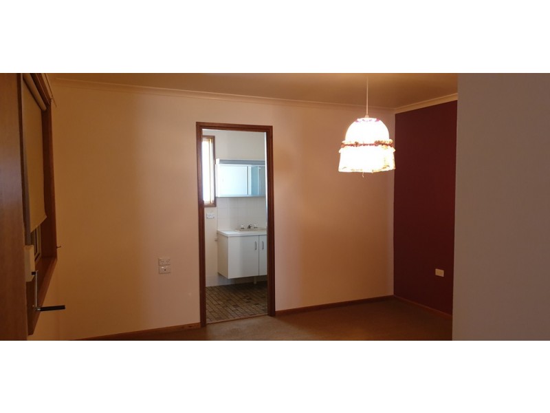 11 Anna Court, Roxby Downs SA 5725