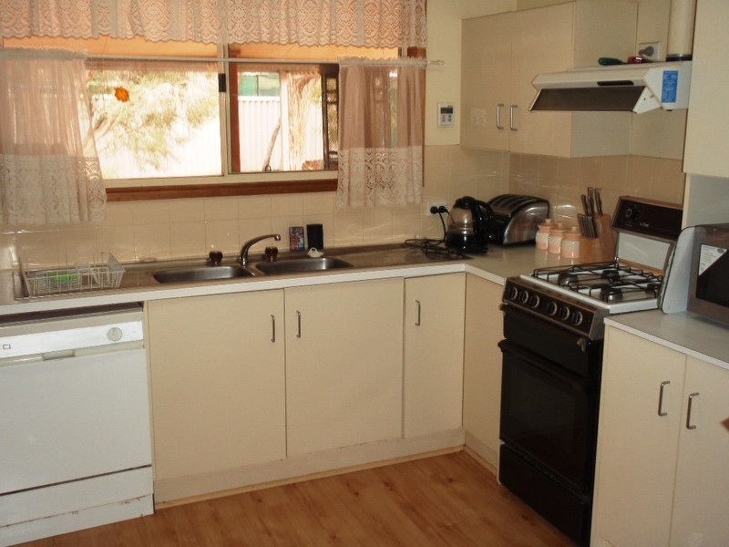 36  Hermit Street, Roxby Downs SA 5725