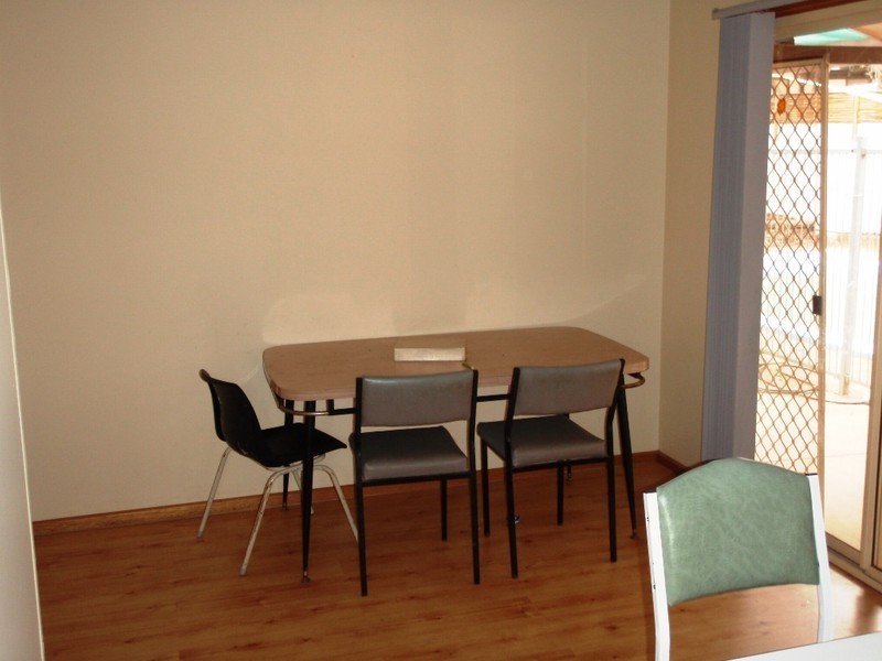 36  Hermit Street, Roxby Downs SA 5725