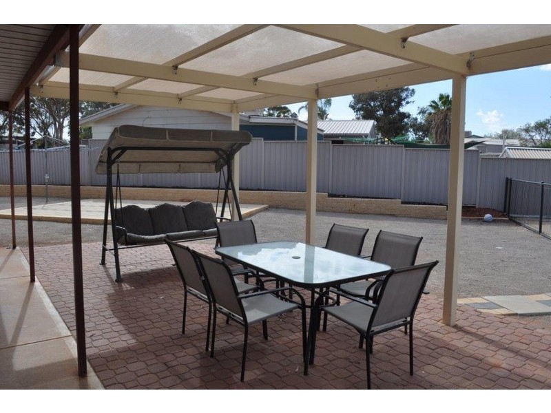 1  MULGARIA CRES, Roxby Downs SA 5725