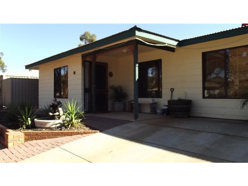51  PIONEER DRIVE, Roxby Downs SA 5725