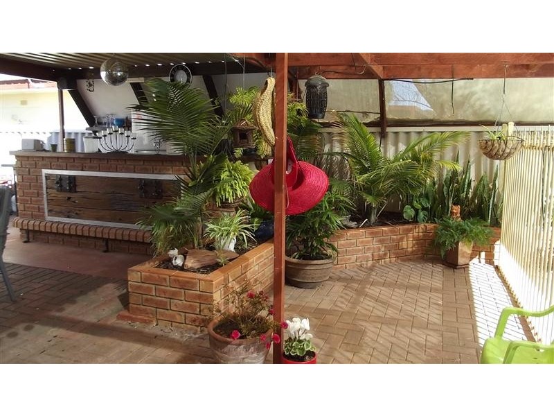 51  PIONEER DRIVE, Roxby Downs SA 5725