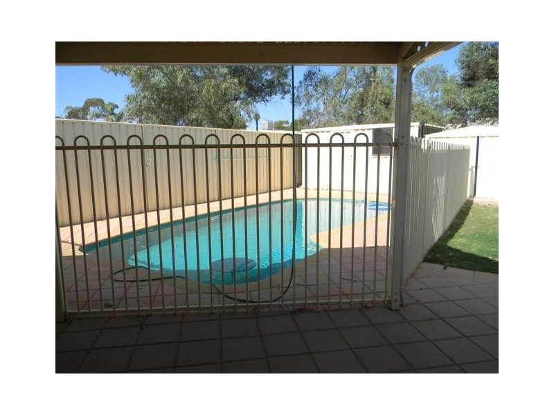 10 Wangianna, Roxby Downs SA 5725