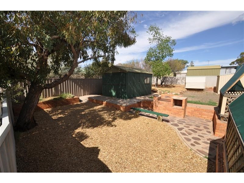 11 Alberrie St, Roxby Downs SA 5725