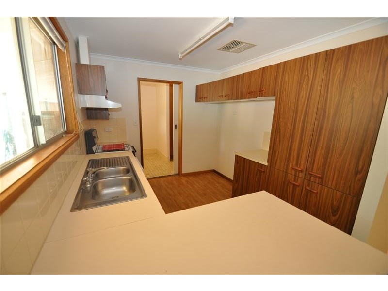 11 Alberrie St, Roxby Downs SA 5725