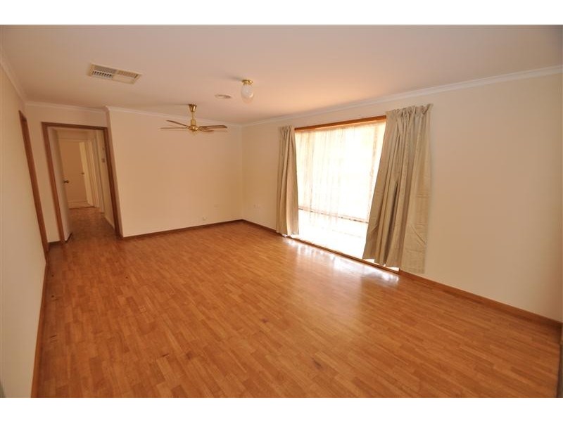 11 Alberrie St, Roxby Downs SA 5725