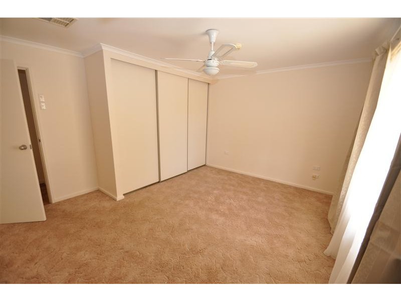 11 Alberrie St, Roxby Downs SA 5725