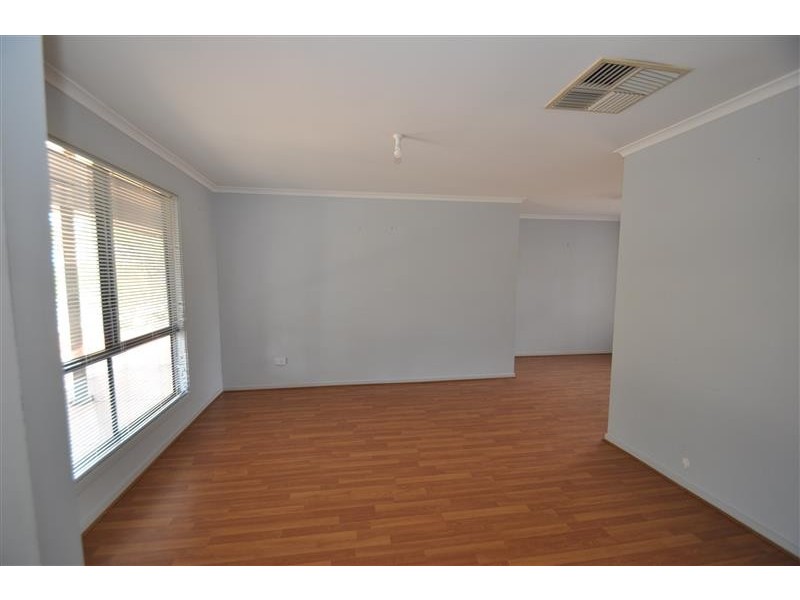 17/30 BURGOYNE ST, Roxby Downs SA 5725