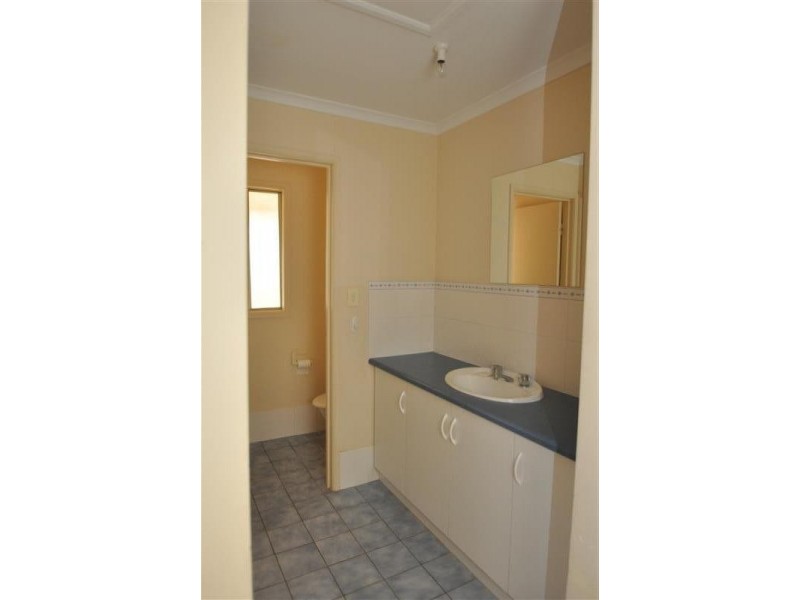 10 Tiliqua Cres, Roxby Downs SA 5725