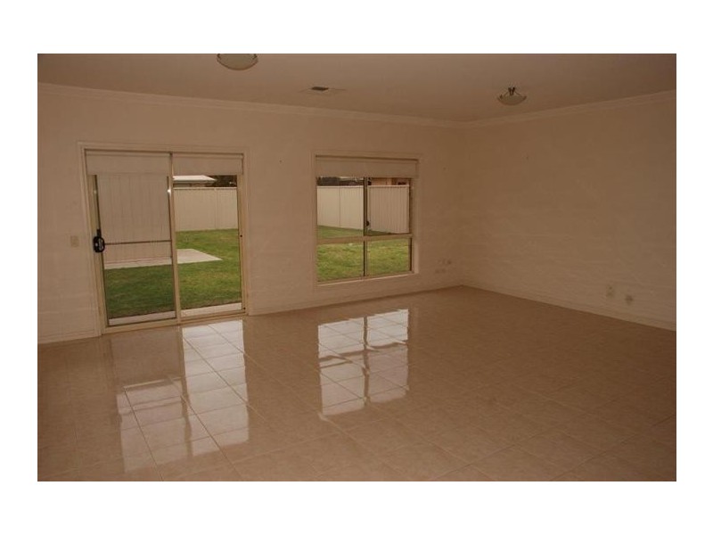 8 Hisgrove Avenue, Renmark SA 5341