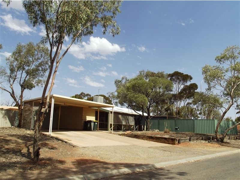 19 CURDIMURKA STREET, Roxby Downs SA 5725