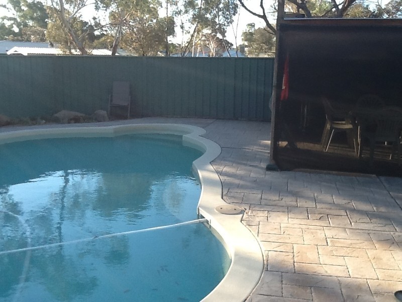 19 CURDIMURKA STREET, Roxby Downs SA 5725