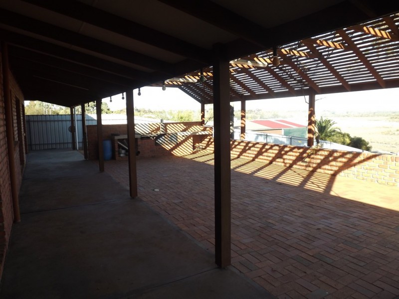 30 Wheatley Rd, Loxton SA 5333