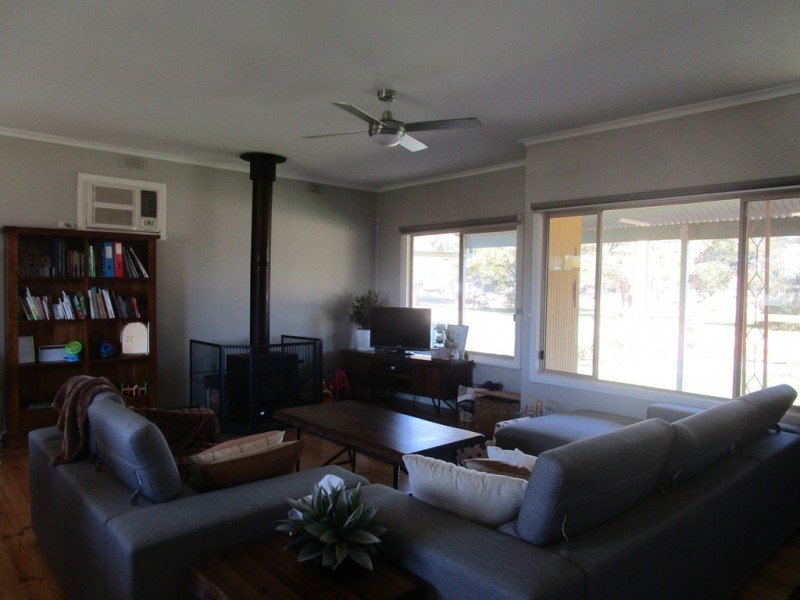 14 Adelaide Road, Pinnaroo SA 5304