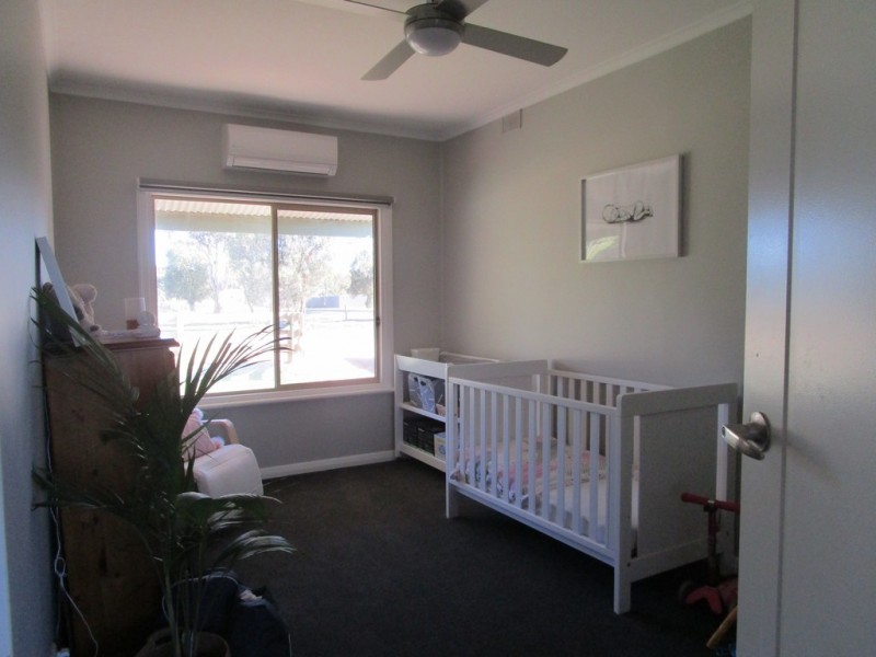 14 Adelaide Road, Pinnaroo SA 5304