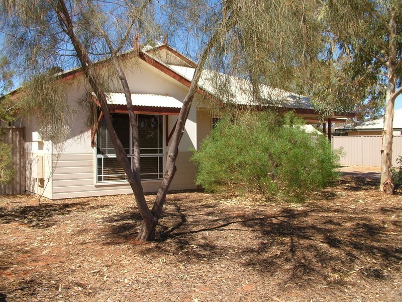 18 Pine Crescent, Roxby Downs SA 5725