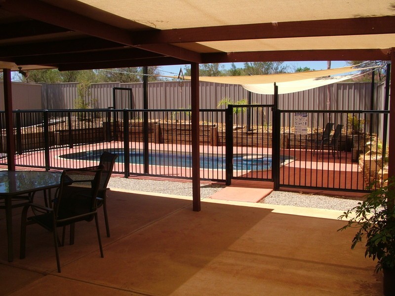 18 Pine Crescent, Roxby Downs SA 5725