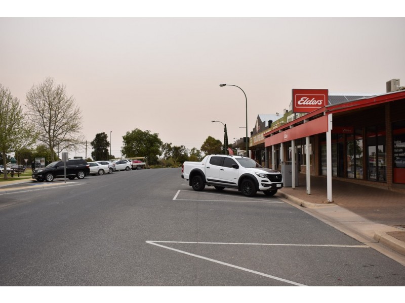 19 East Terrace, Loxton SA 5333