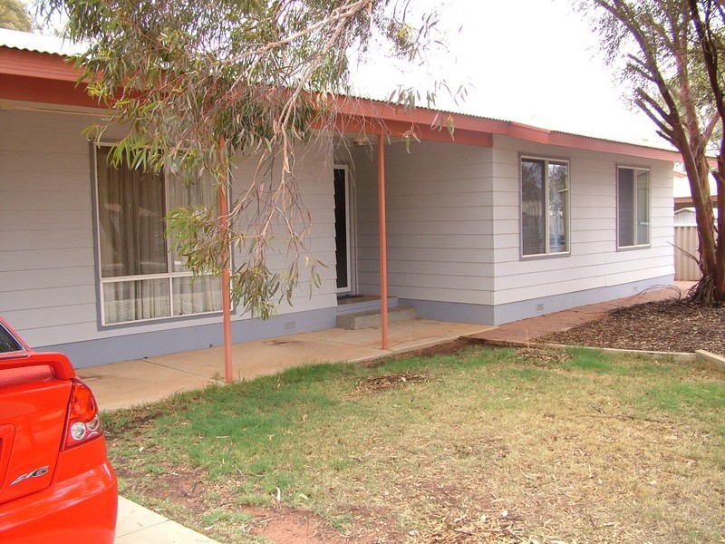 7 WANGIANNA STREET, Roxby Downs SA 5725