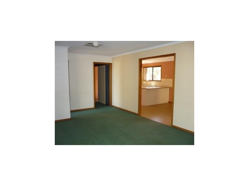 11 Kennebery Crescent, Roxby Downs SA 5725